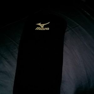 Softball knee pad